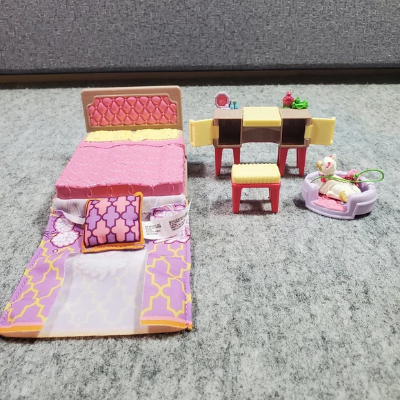 Fisher-Price Loving Family Dollhouse Furniture -  Parents' Bedroom 2014 - Picture 3 of 3